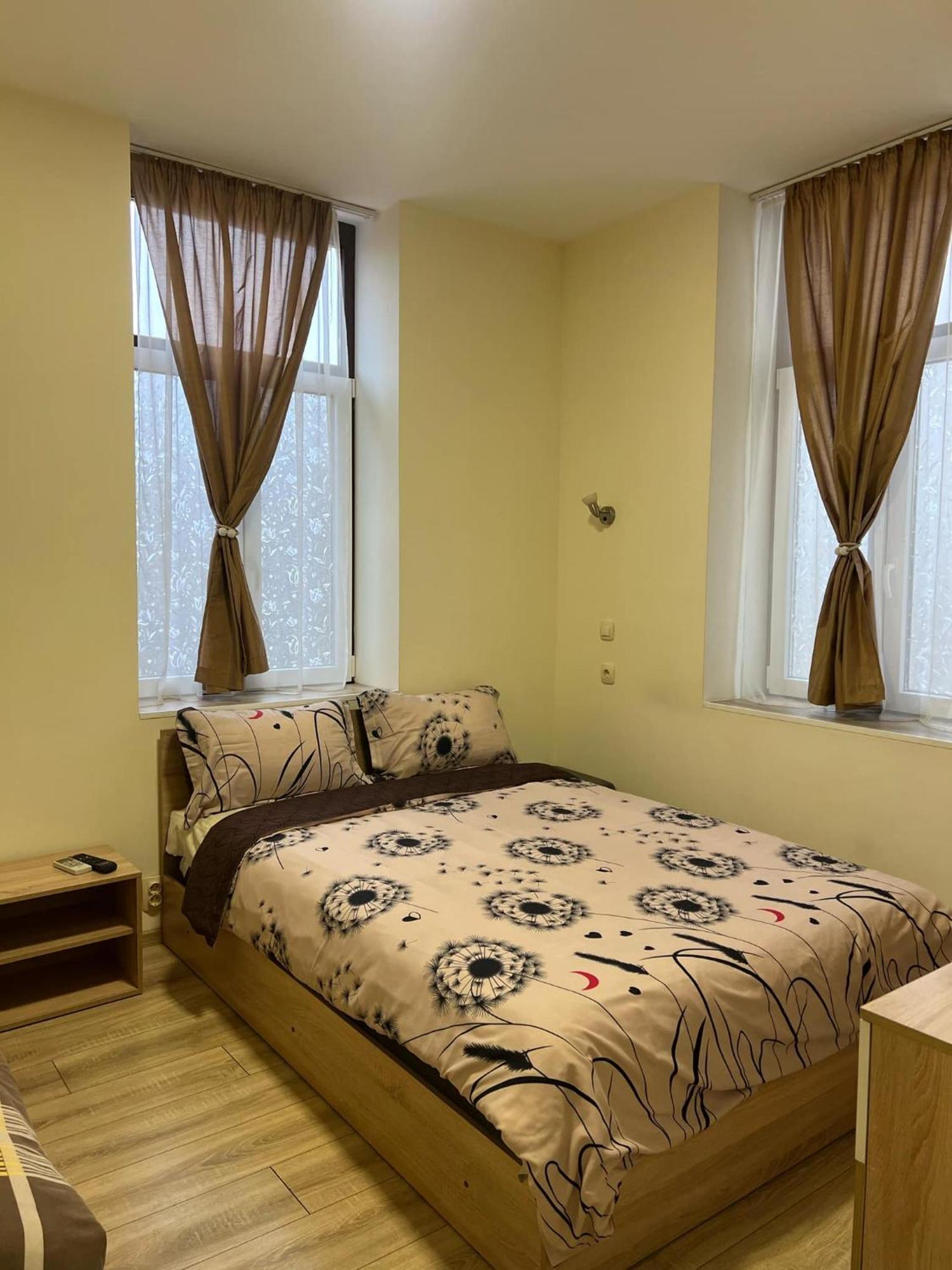 Стонел Apartment Veliko Turnovo Bagian luar foto